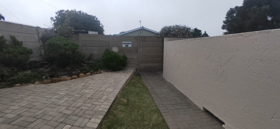 To Let 2 Bedroom Property for Rent in Hartenbos Central Western Cape